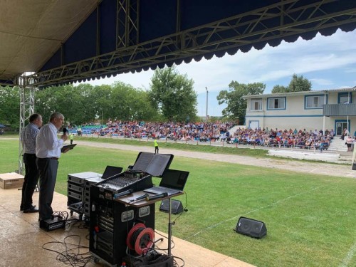 Edinet 2019 2 500x375 Preaching on Edineti city stadium